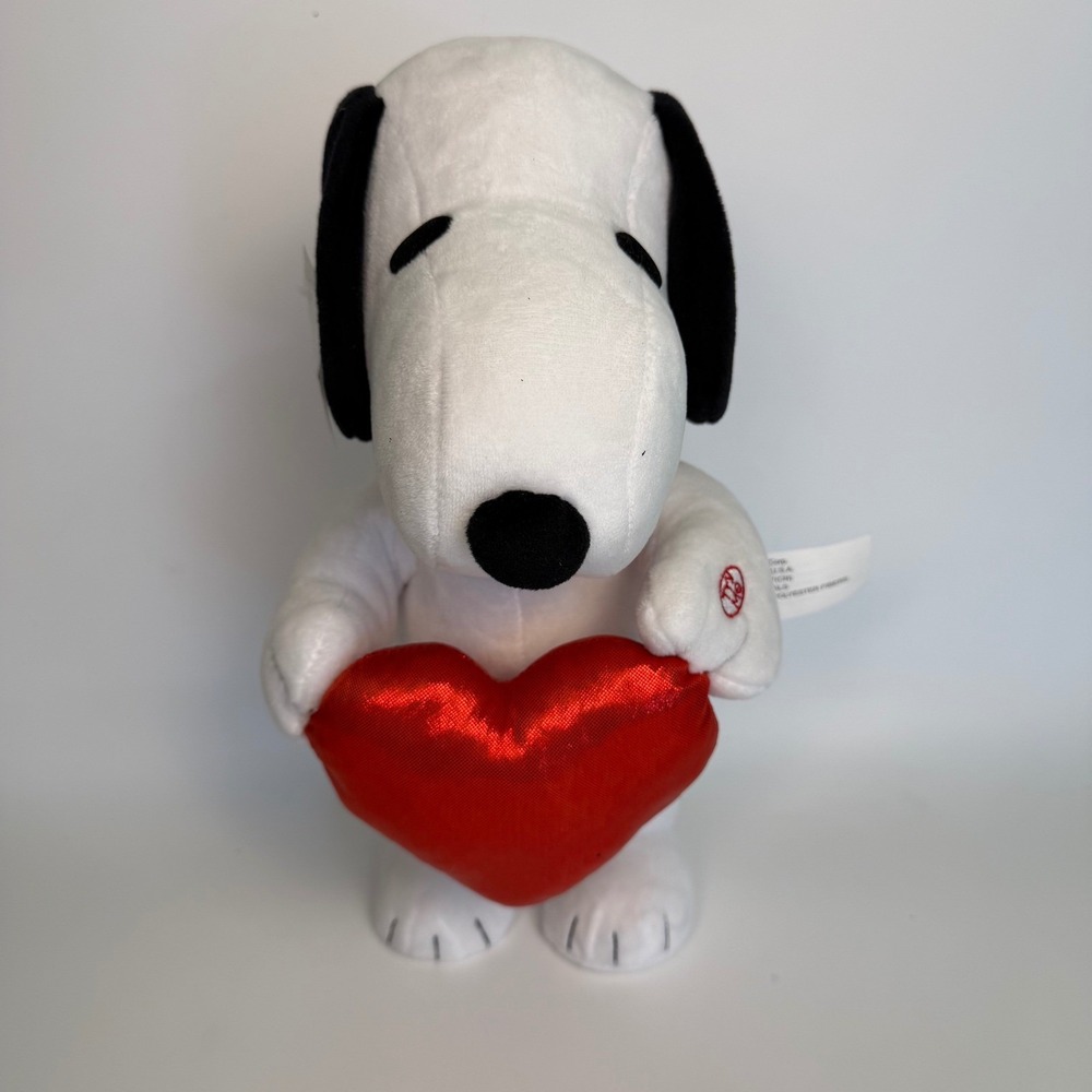 NWT Valentine's Peanuts Snoopy 12" Animated‎ Dancing Kissing with Heart Gemmy